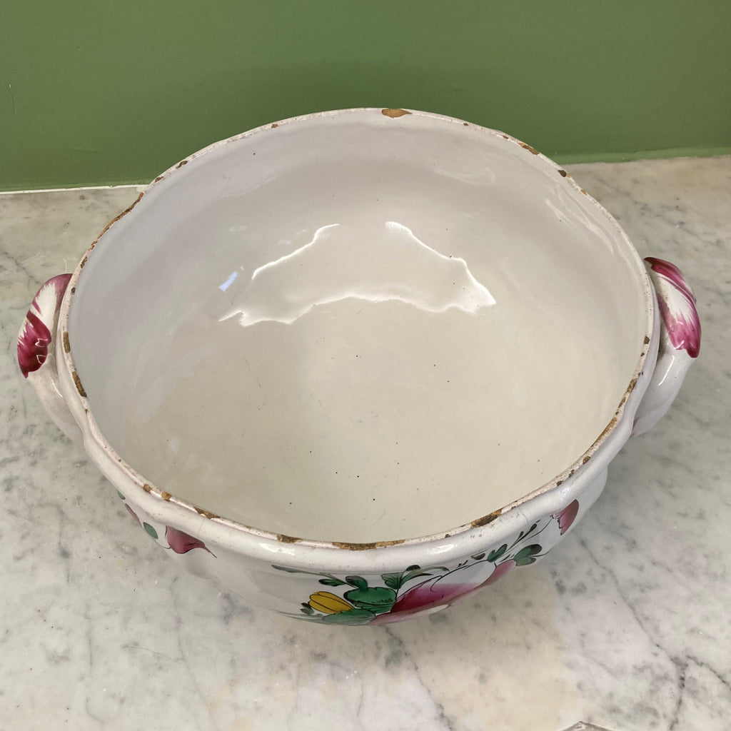 Soupière en faïence à décor de fleurs