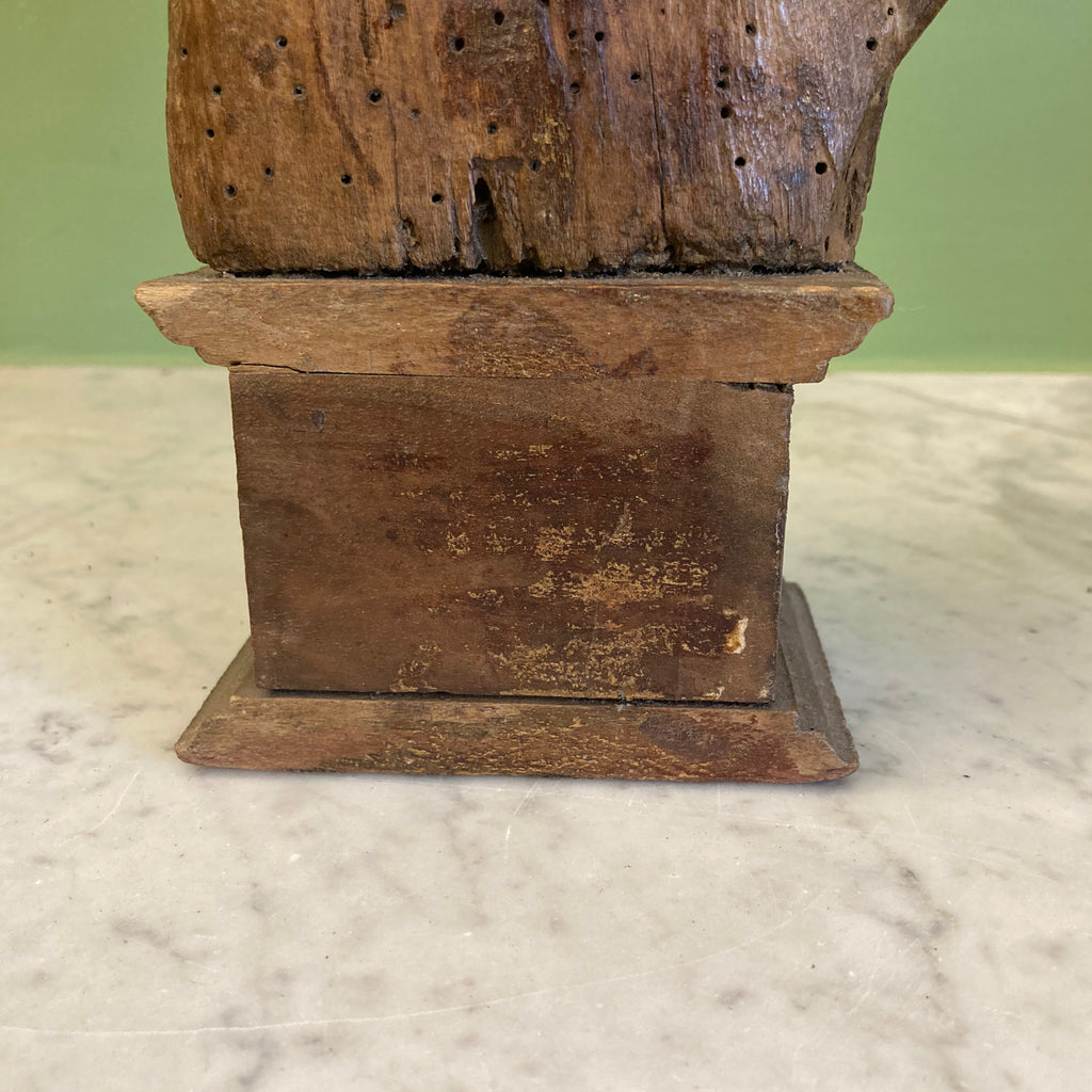 Ancienne statue en bois femme  à la cape 18ème.