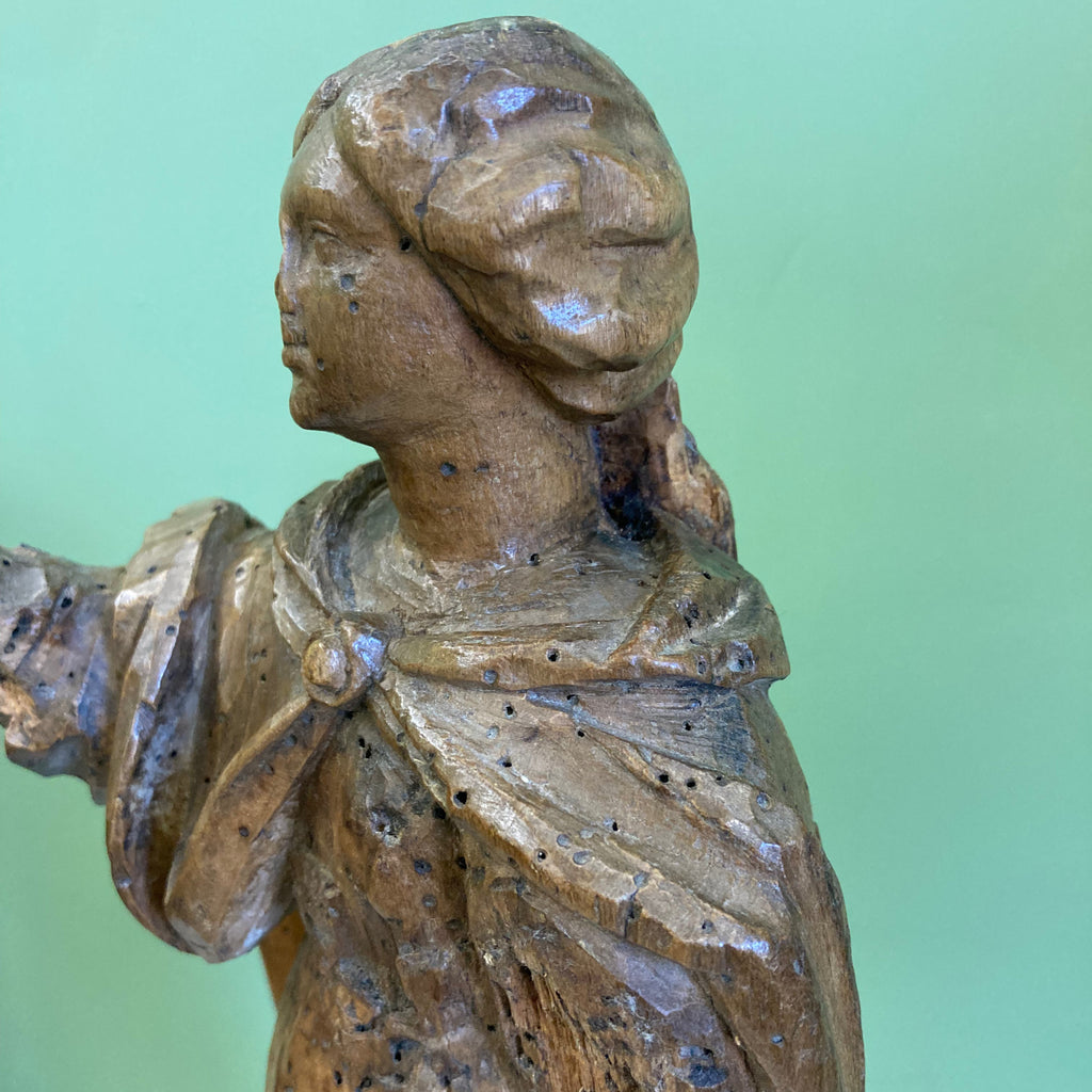 Ancienne statue en bois femme  à la cape 18ème.
