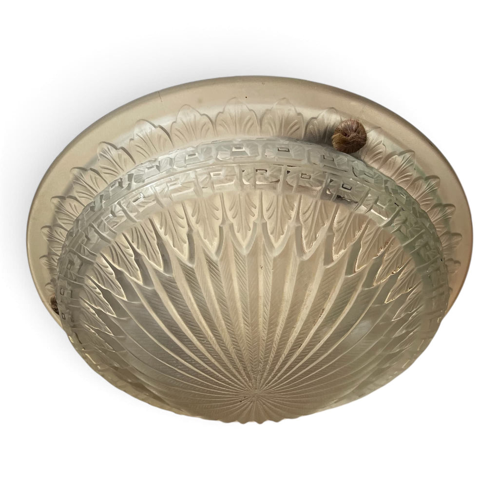Suspension Art déco Schneider France en verre moulé satiné à décor rayonnant avec cordelières d'origine.