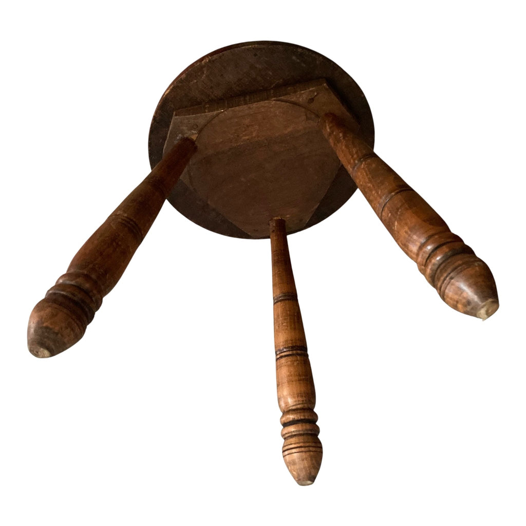 Ancien tabouret tripode à assise ronde vers 1960