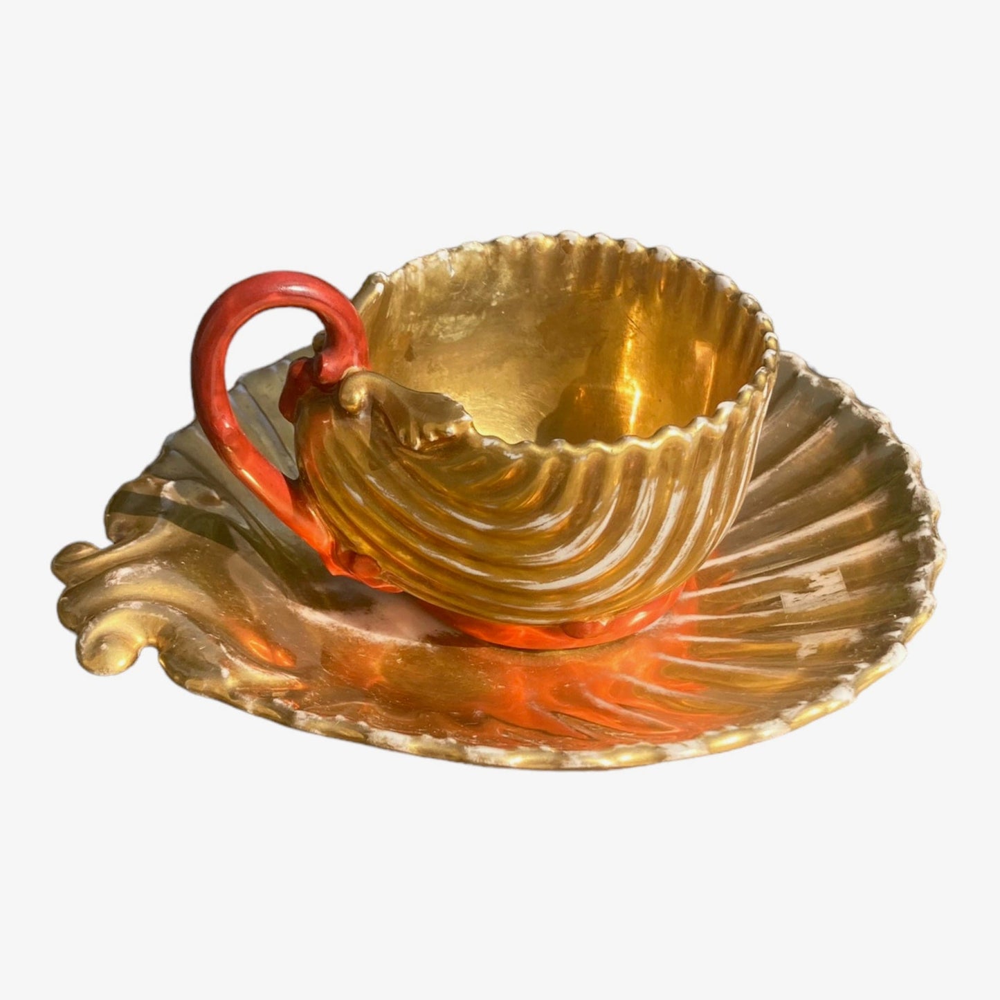 Tasse en forme de coquille dans le gout de Dagoty