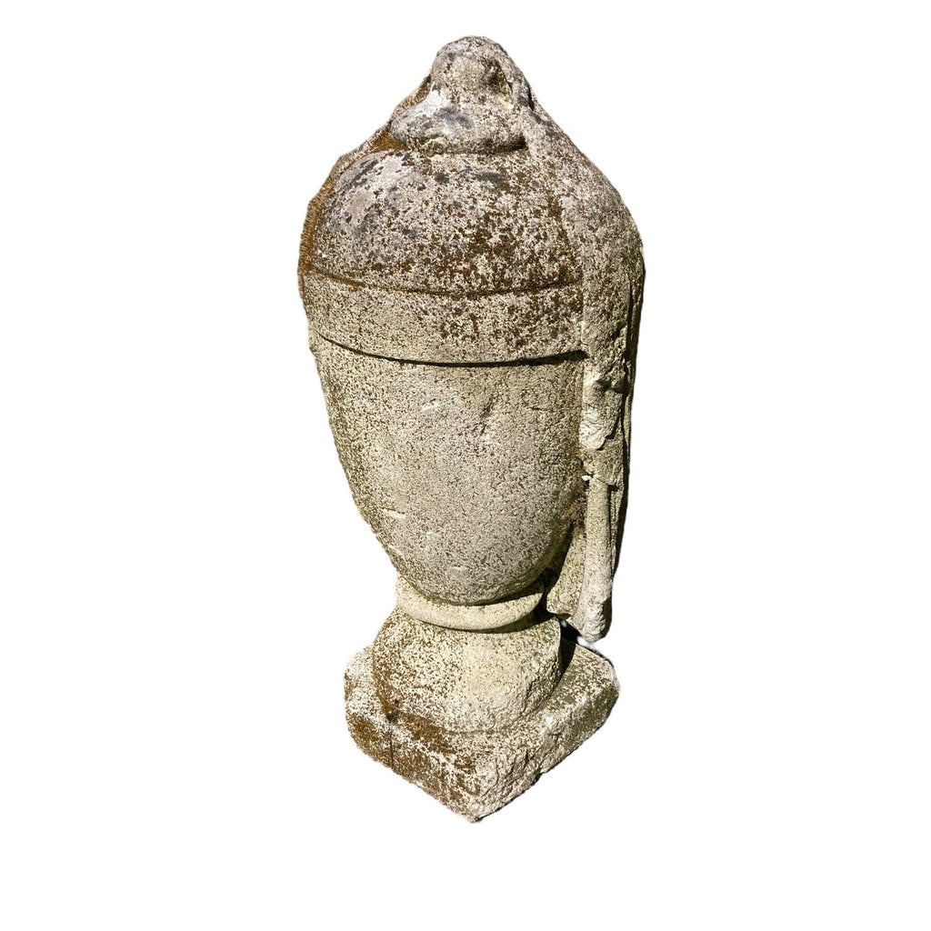 Vase couvert, urne en pierre sculptée  ancienne