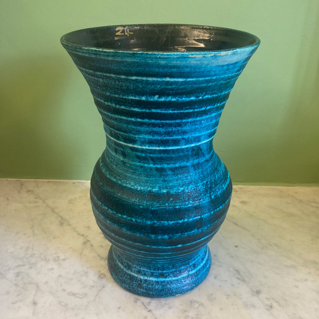 Vase en grés émaillé bleu signé Accolay