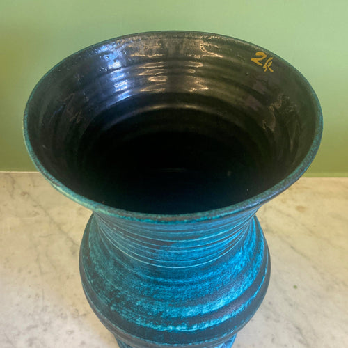Vase en grés émaillé bleu signé Accolay
