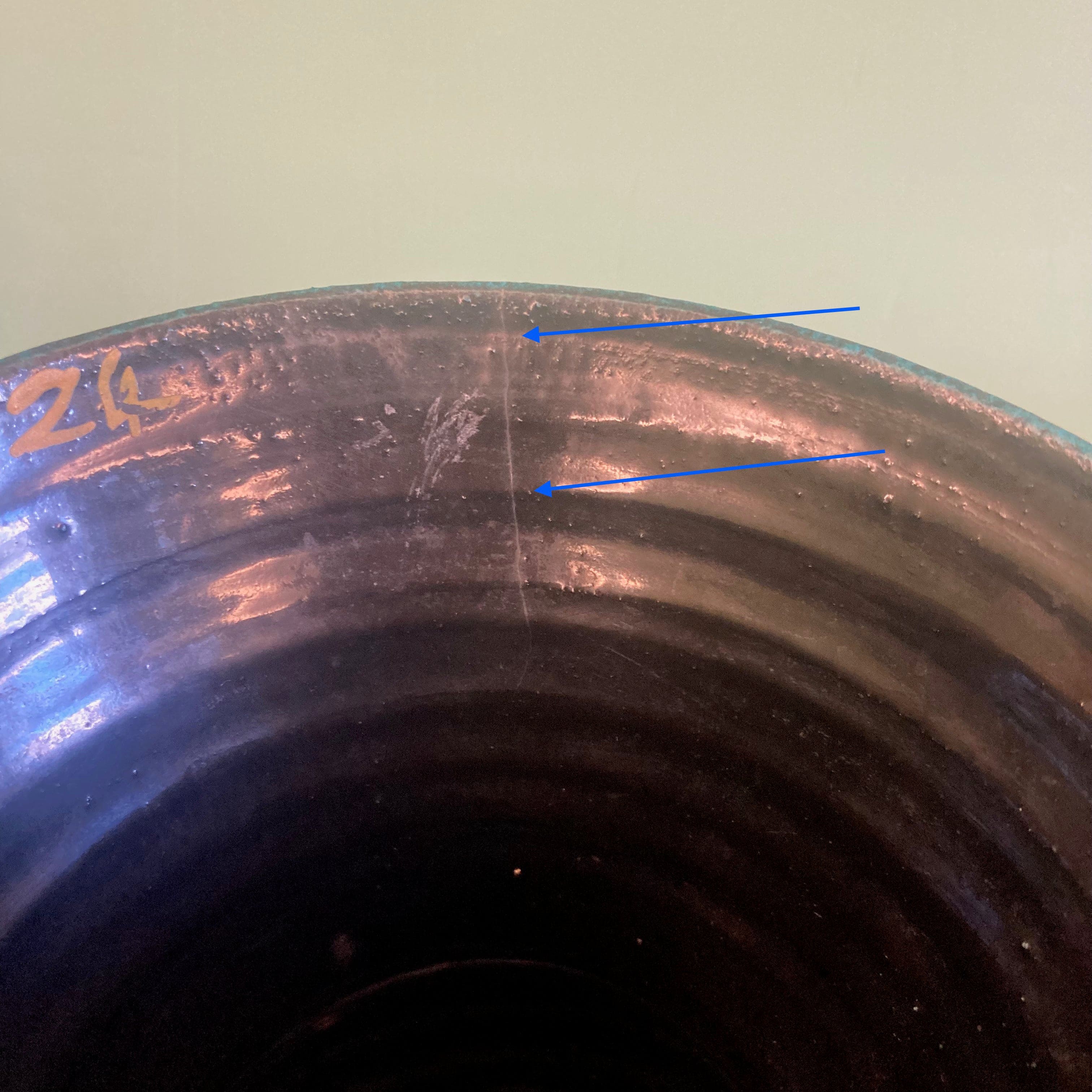 Vase en grés émaillé bleu signé Accolay