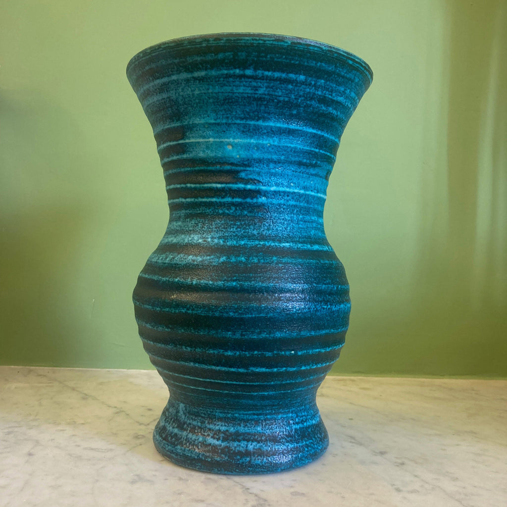 Vase en grés émaillé bleu signé Accolay