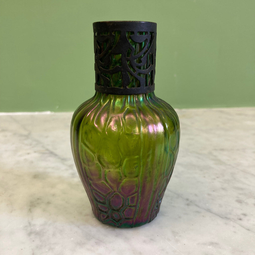 Vase art nouveau à reflets irisés