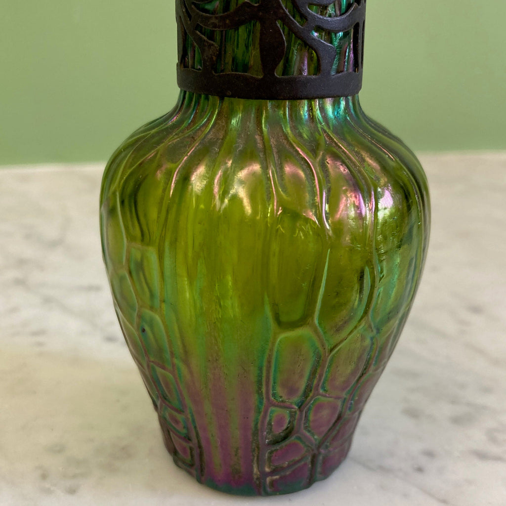 Vase art nouveau à reflets irisés