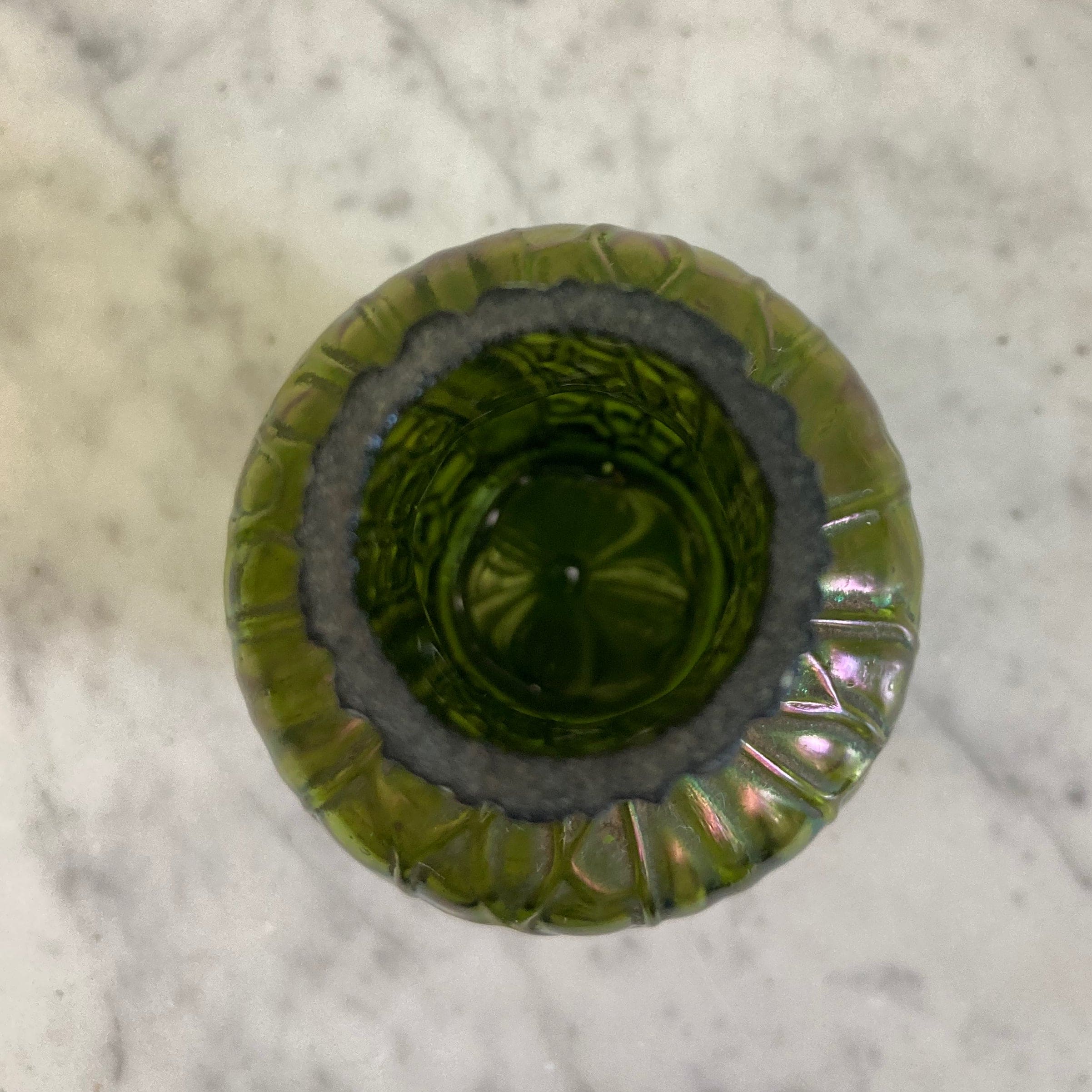 Vase art nouveau à reflets irisés