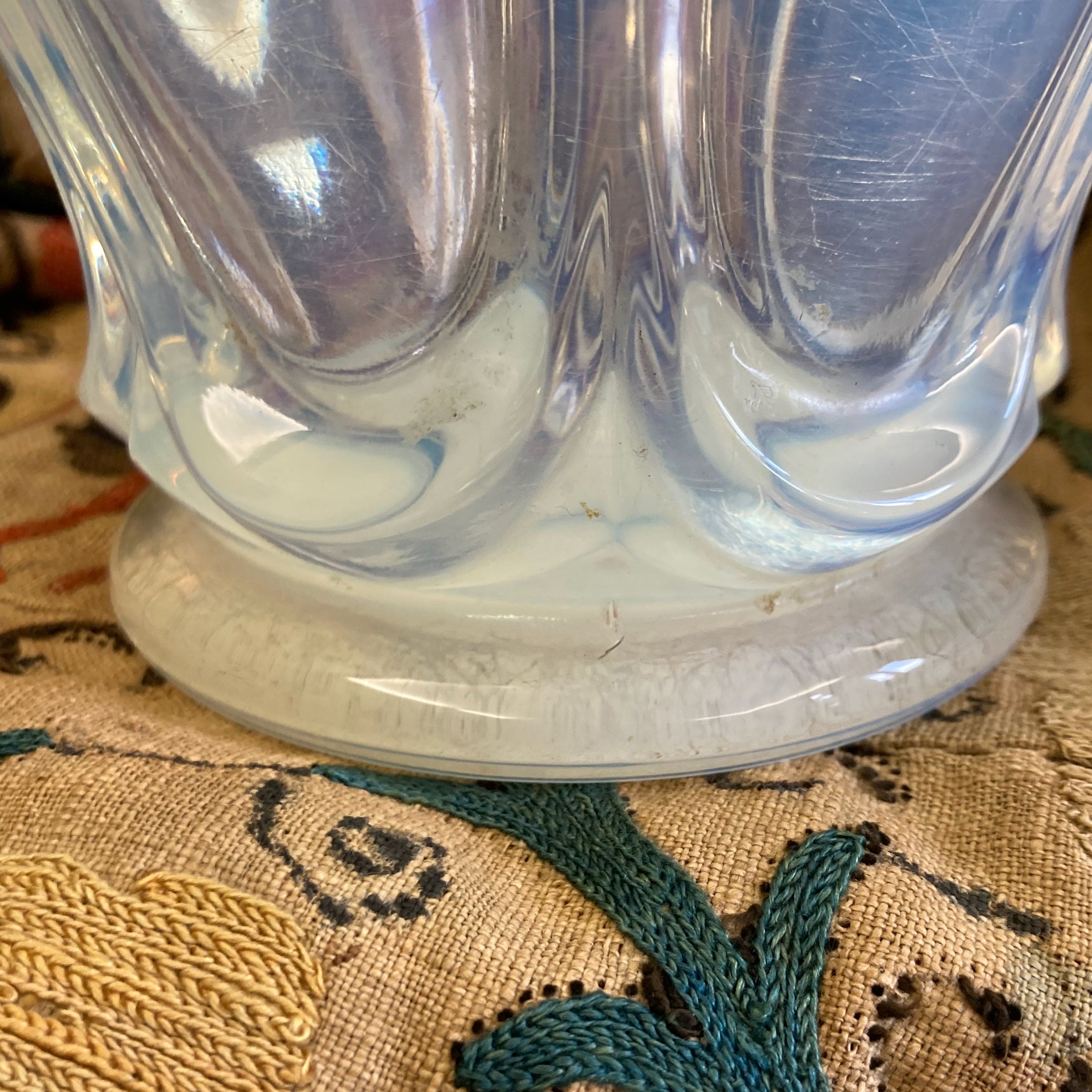 Vase opalescent Verlys