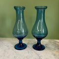 Paire de vases à jacinthes en verre soufflé bleu cobalt du 19ème siècle.