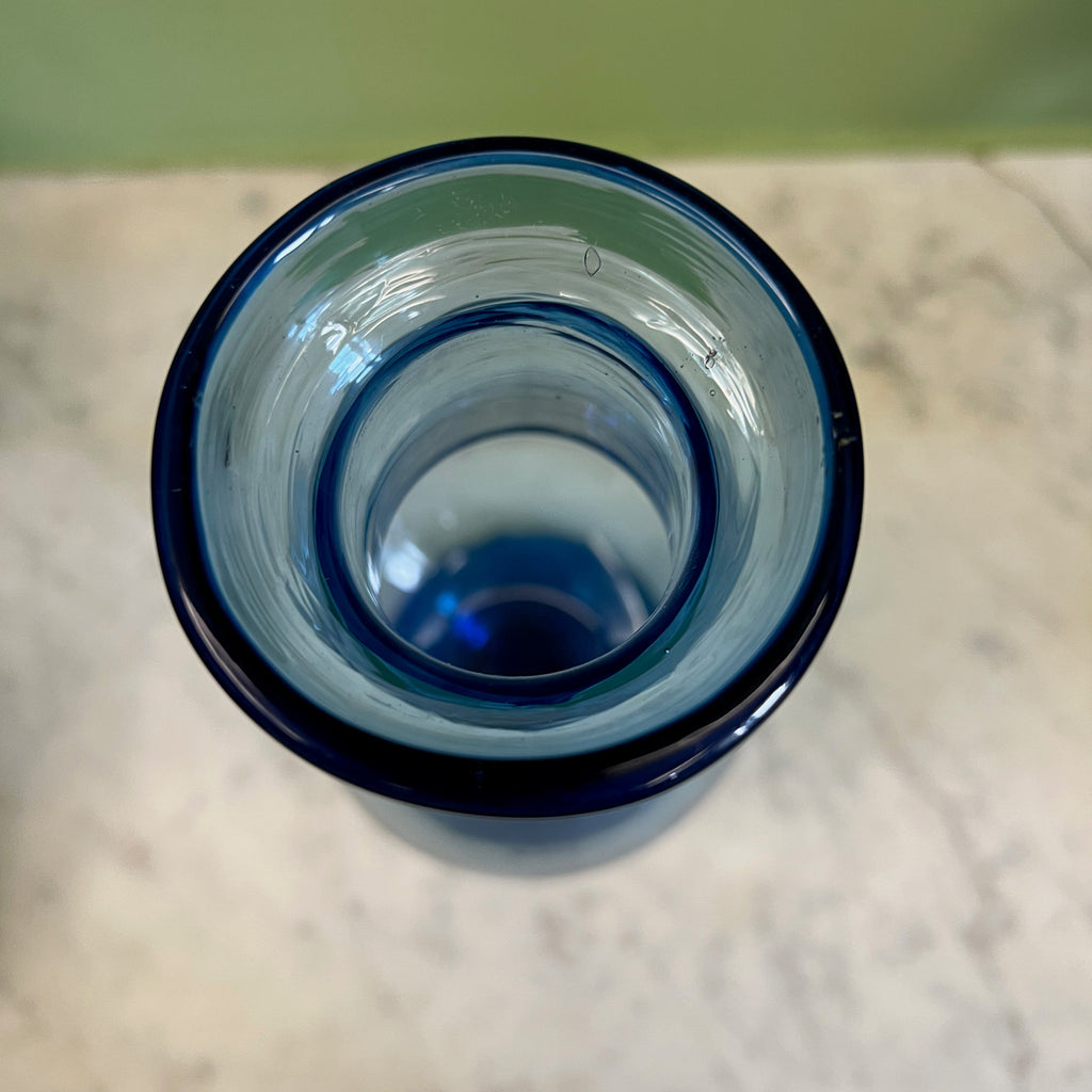 Paire de vases à jacinthes en verre soufflé bleu cobalt du 19ème siècle.