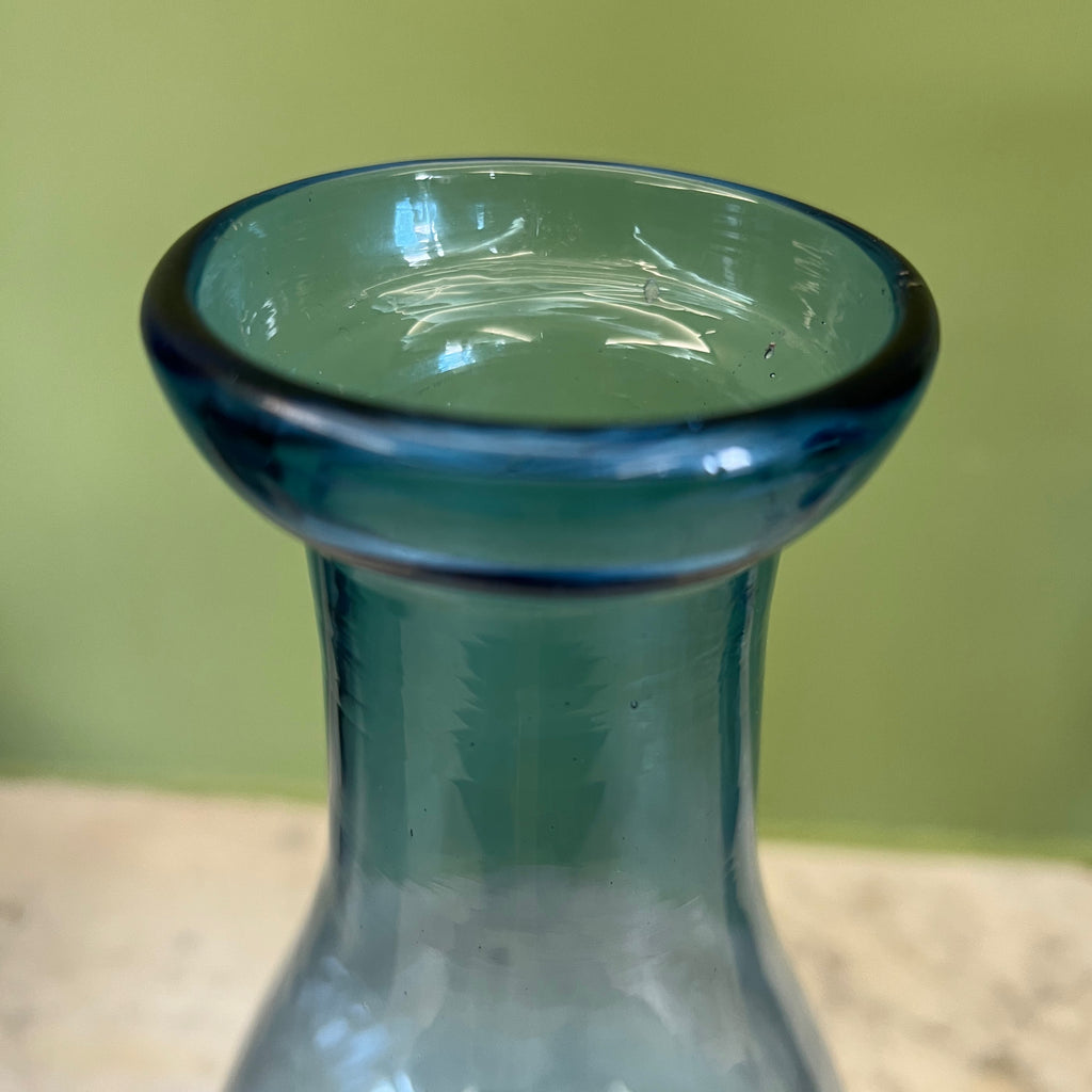 Paire de vases à jacinthes en verre soufflé bleu cobalt du 19ème siècle.