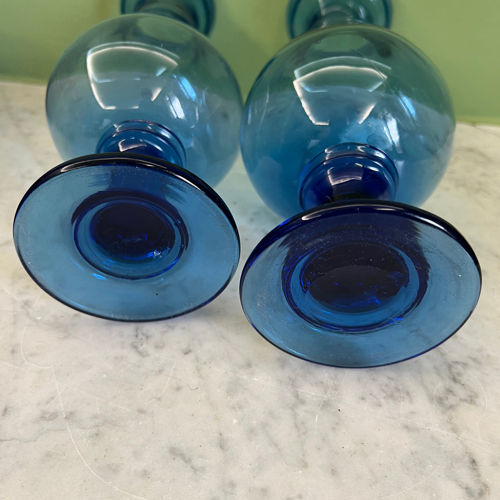Paire de vases à jacinthes en verre soufflé bleu cobalt du 19ème siècle.