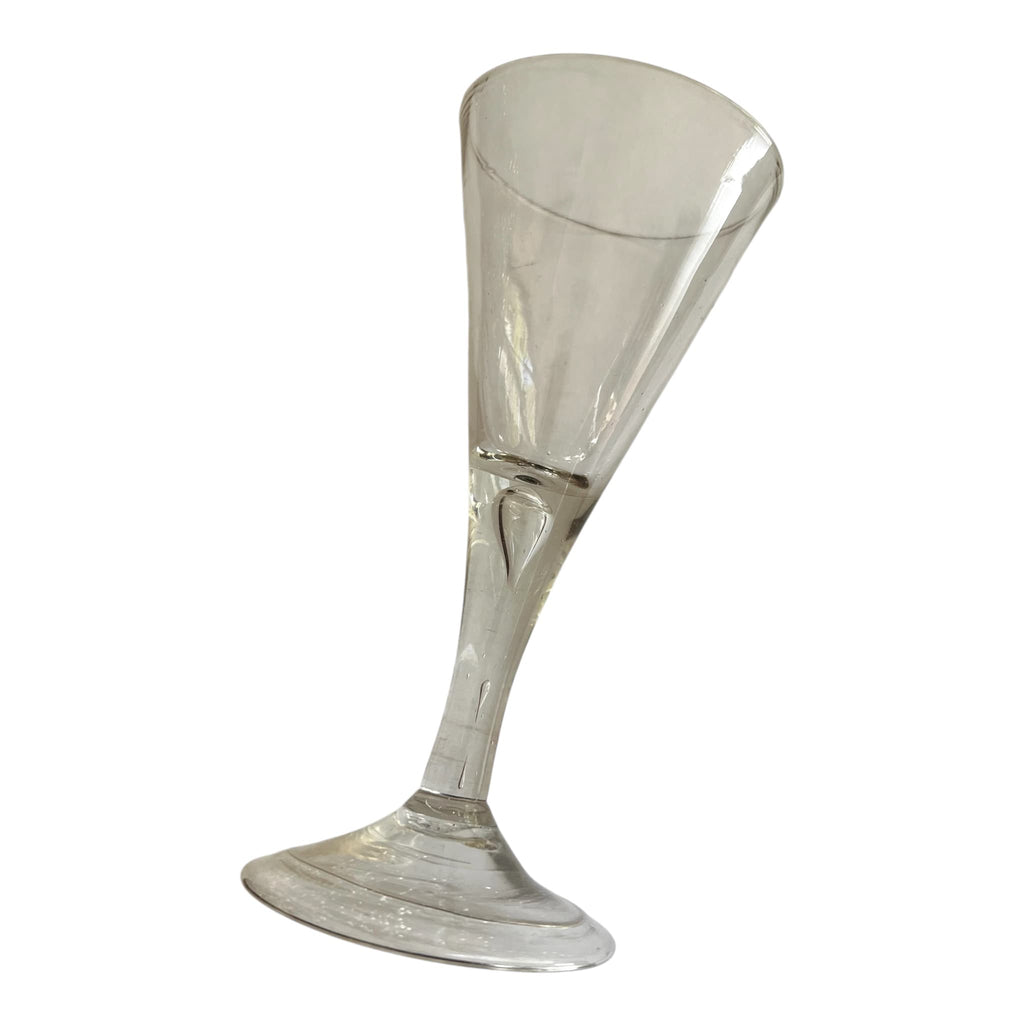 Grand verre à vin de forme cornet du XVIIIe siècle en verre soufflé avec goutte d'air dans la jambe.