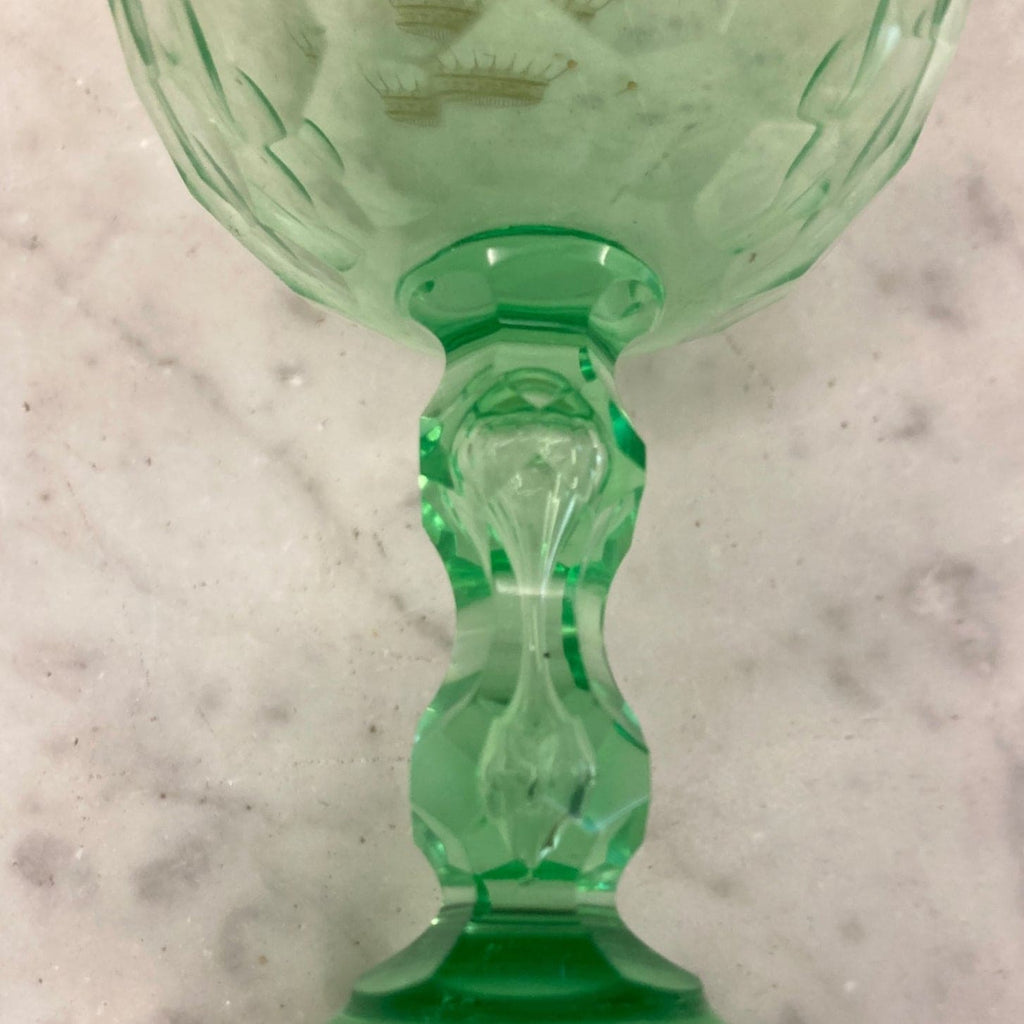 verre ouraline en cristal décor d' une couronne comtale