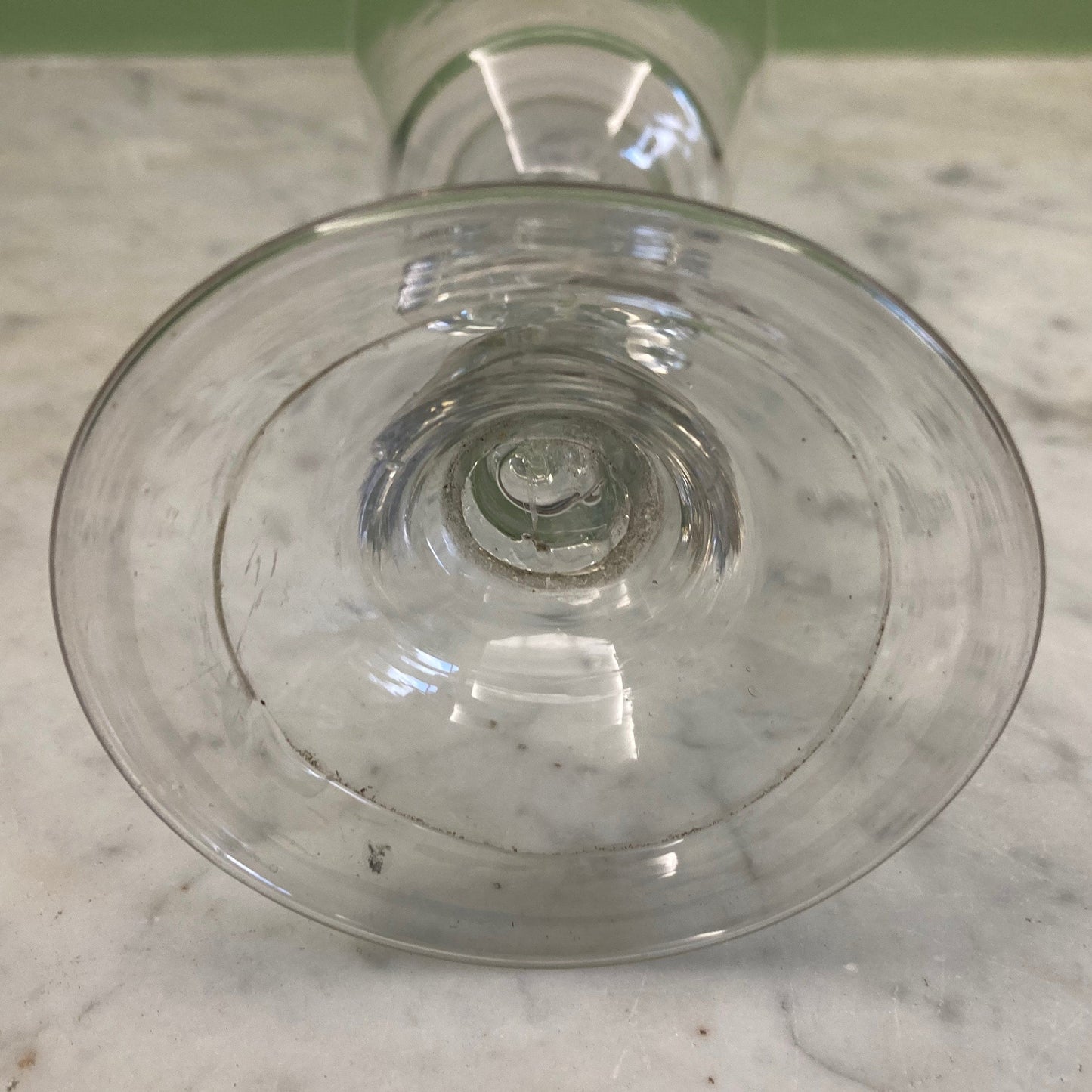 Grand verre soufflé  dit Bourguignon 18ème siècle 