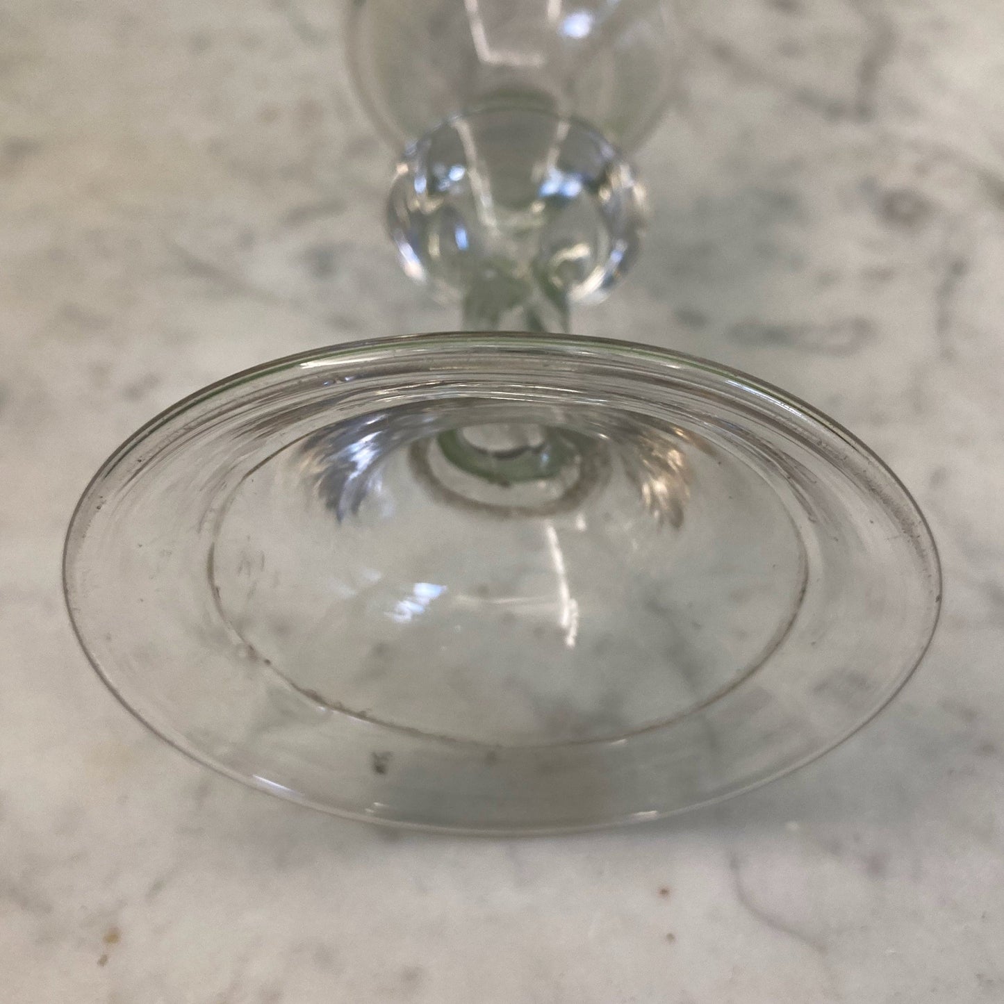 Grand verre soufflé  dit Bourguignon 18ème siècle 