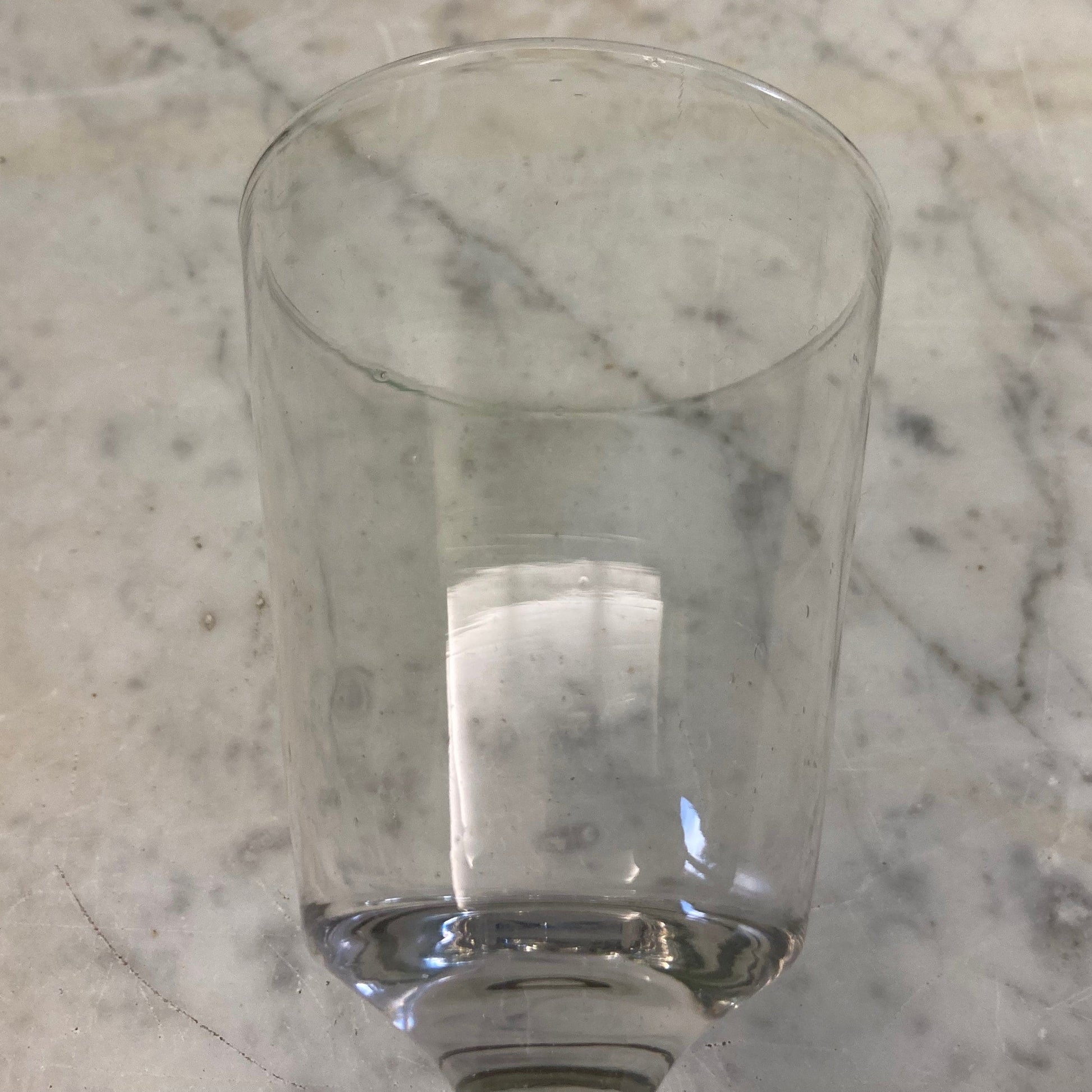 Grand verre soufflé  dit Bourguignon 18ème siècle 