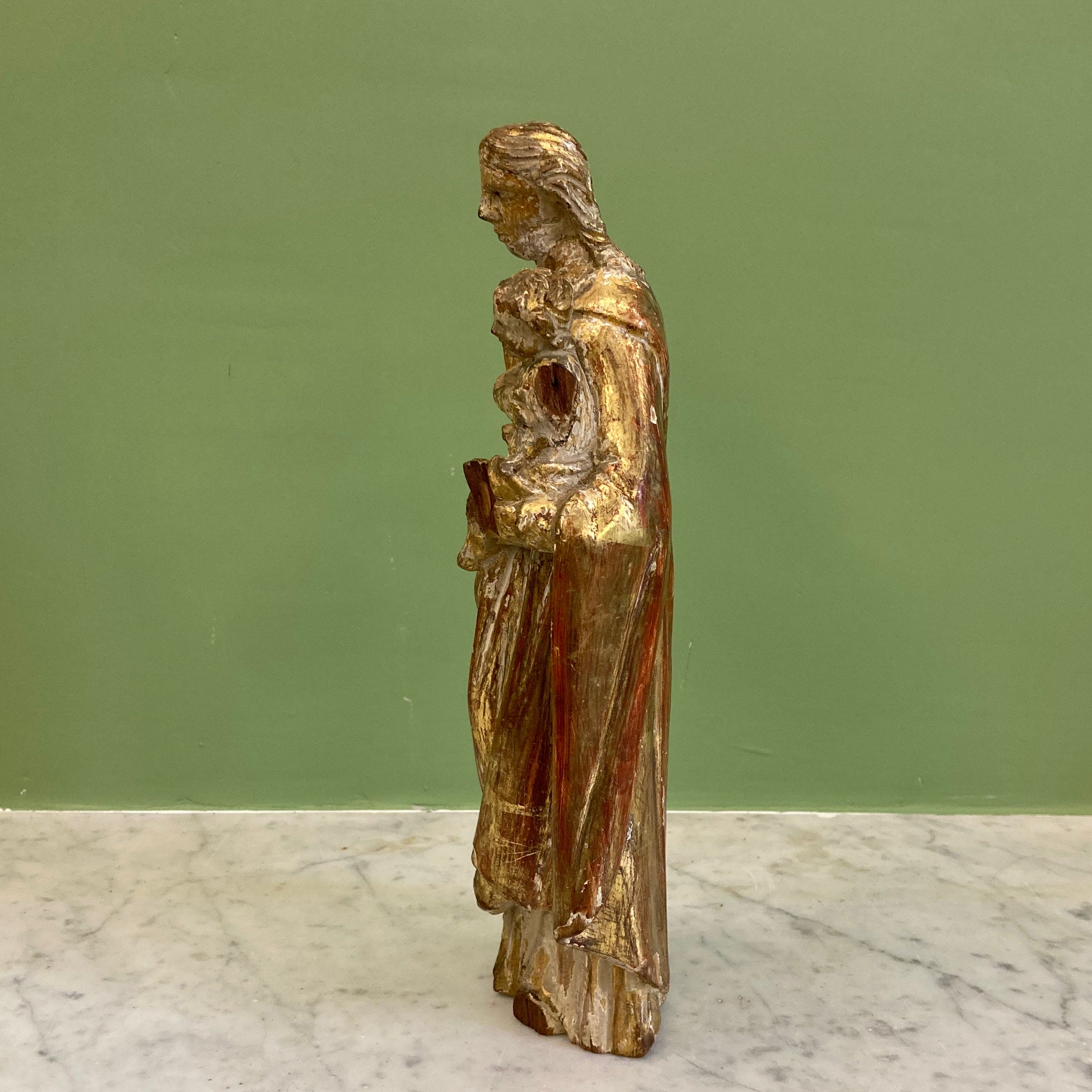 Vierge à l' Enfant en bois doré 18e.