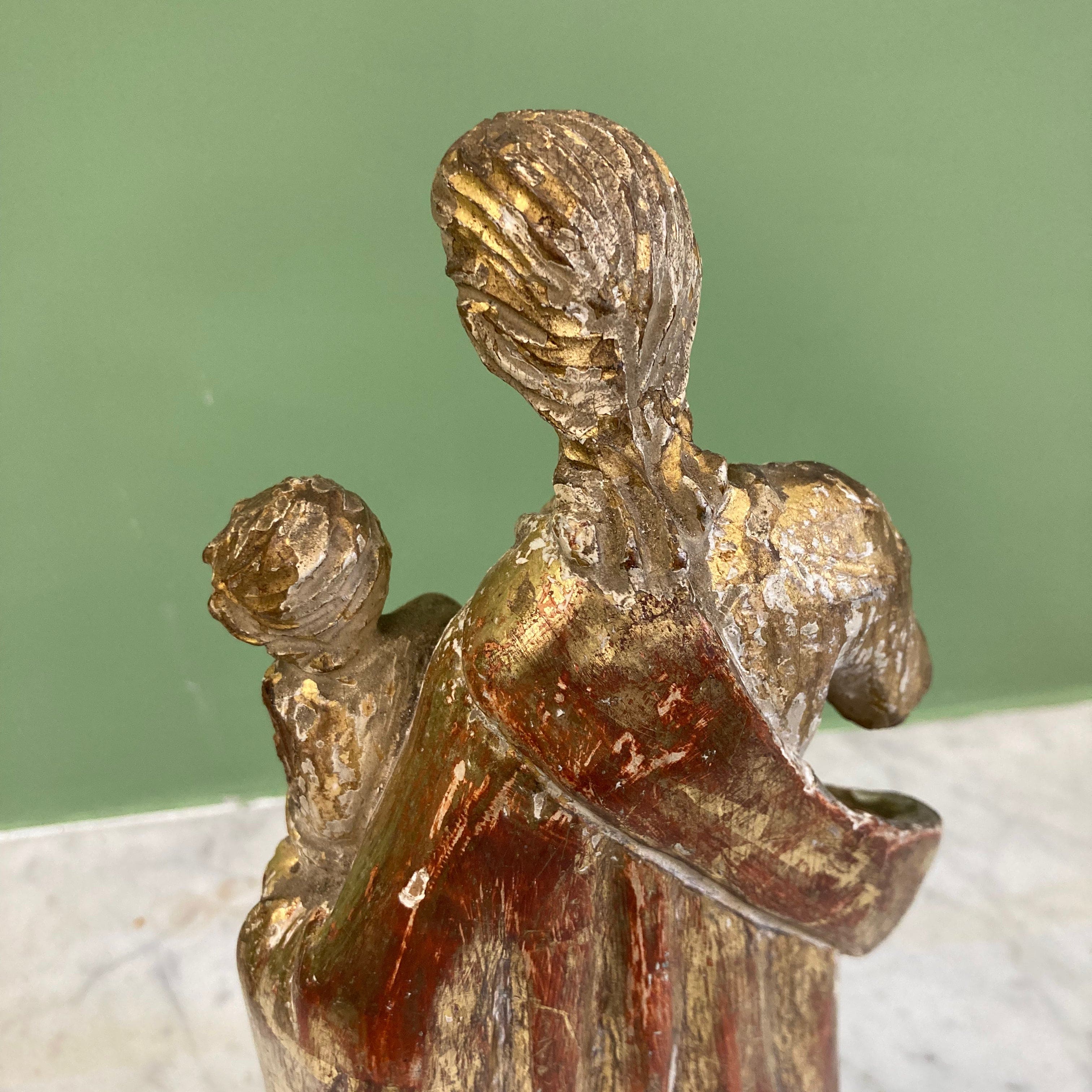 Vierge à l' Enfant en bois doré 18e.