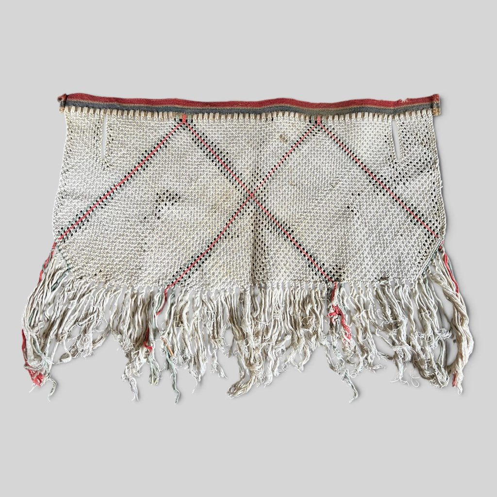 Émouchette à bœufs ancienne viramoscas en mailles de fil naturel, art populaire de Chalosse Landes.