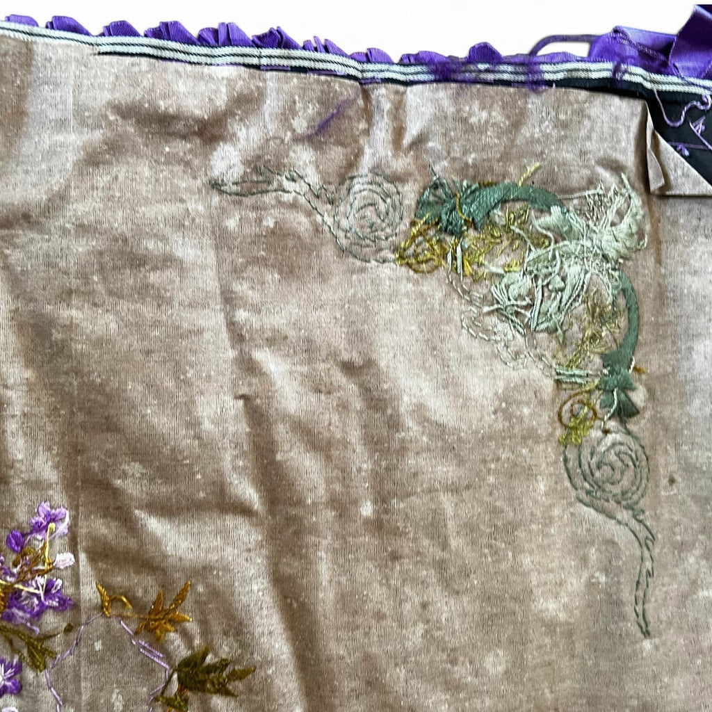 Détail de la broderie au dos