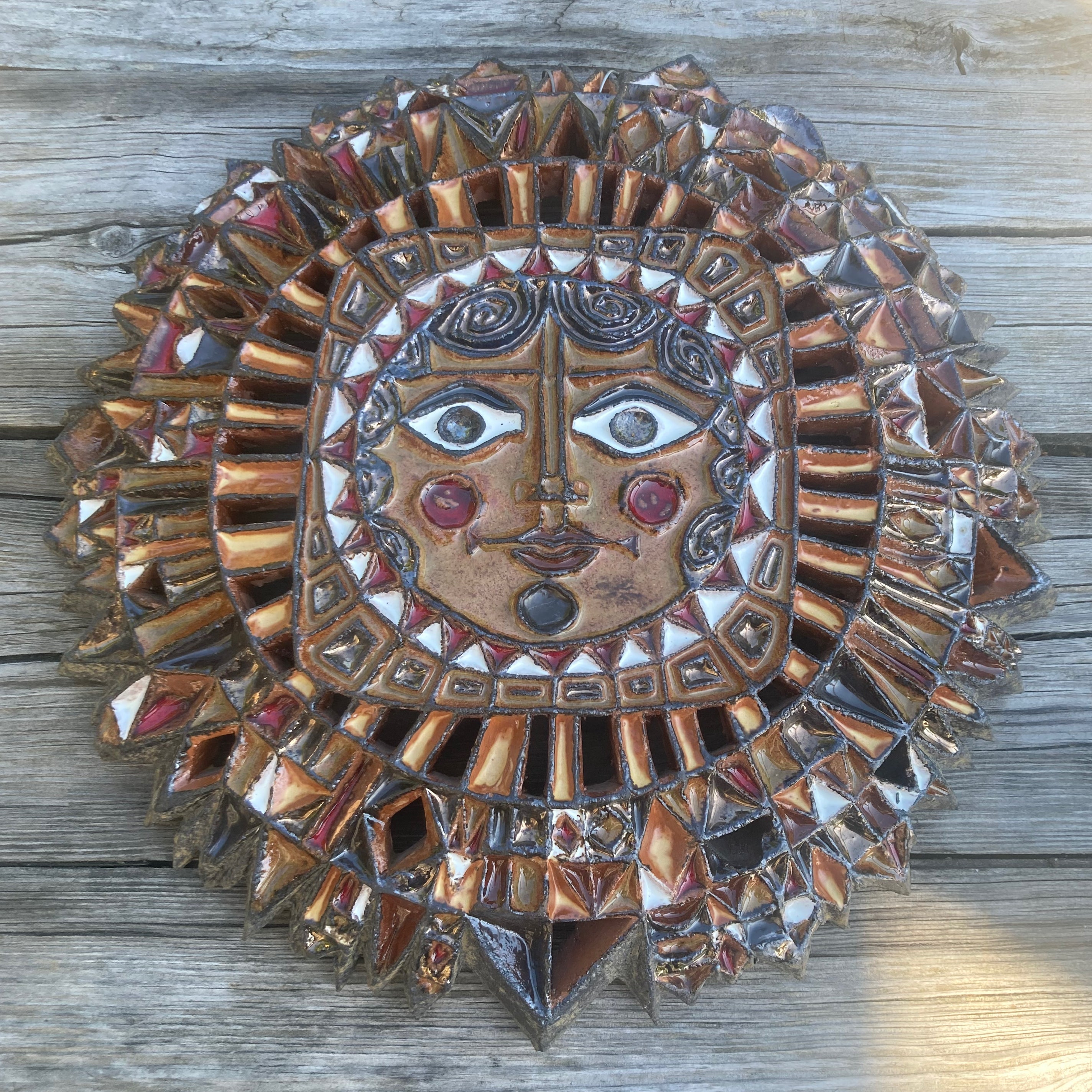 Céramique Soleil de Roland ZOBEL Atelier les Cyclades à Anduze