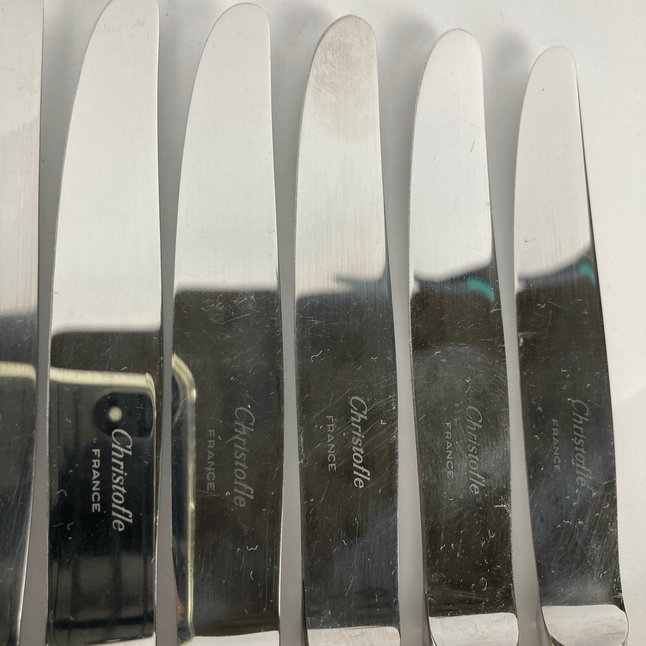 Maison Christofle 8 couteaux à entremets perles