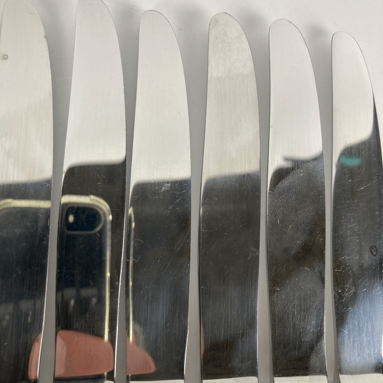 Maison Christofle 8 couteaux à entremets perles