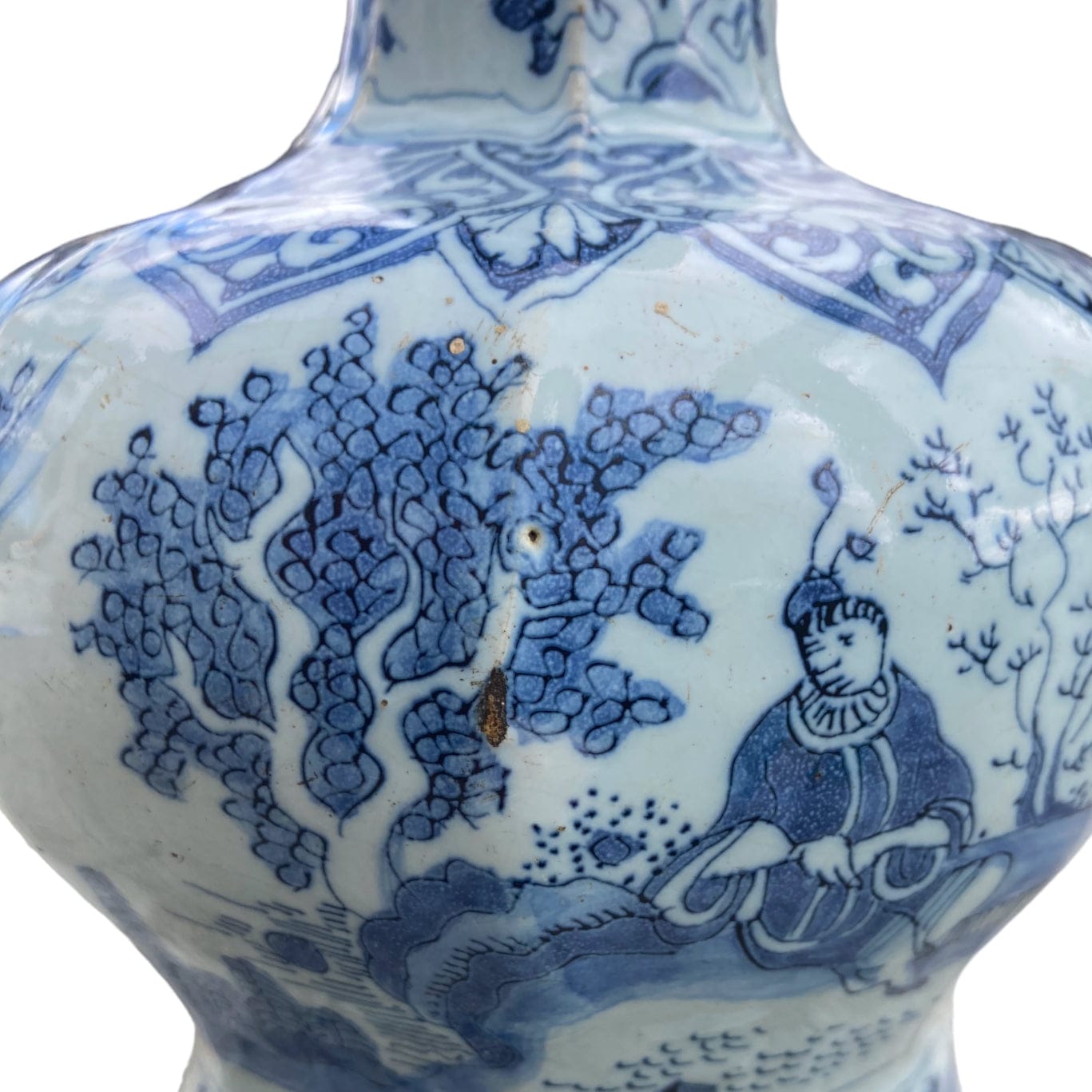 Vase Delft décor aux Chinois