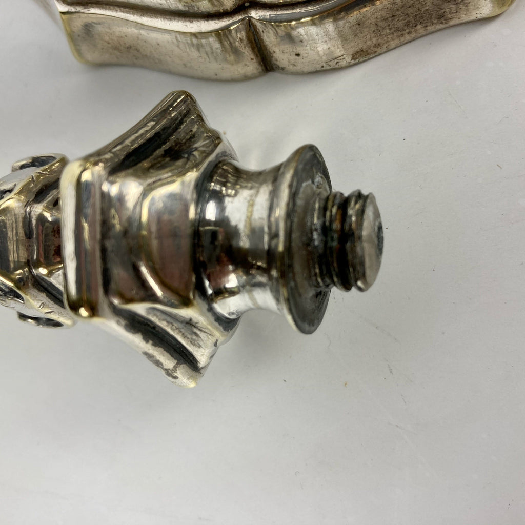 Paire de bougeoirs régence xviii ème bronze argenté