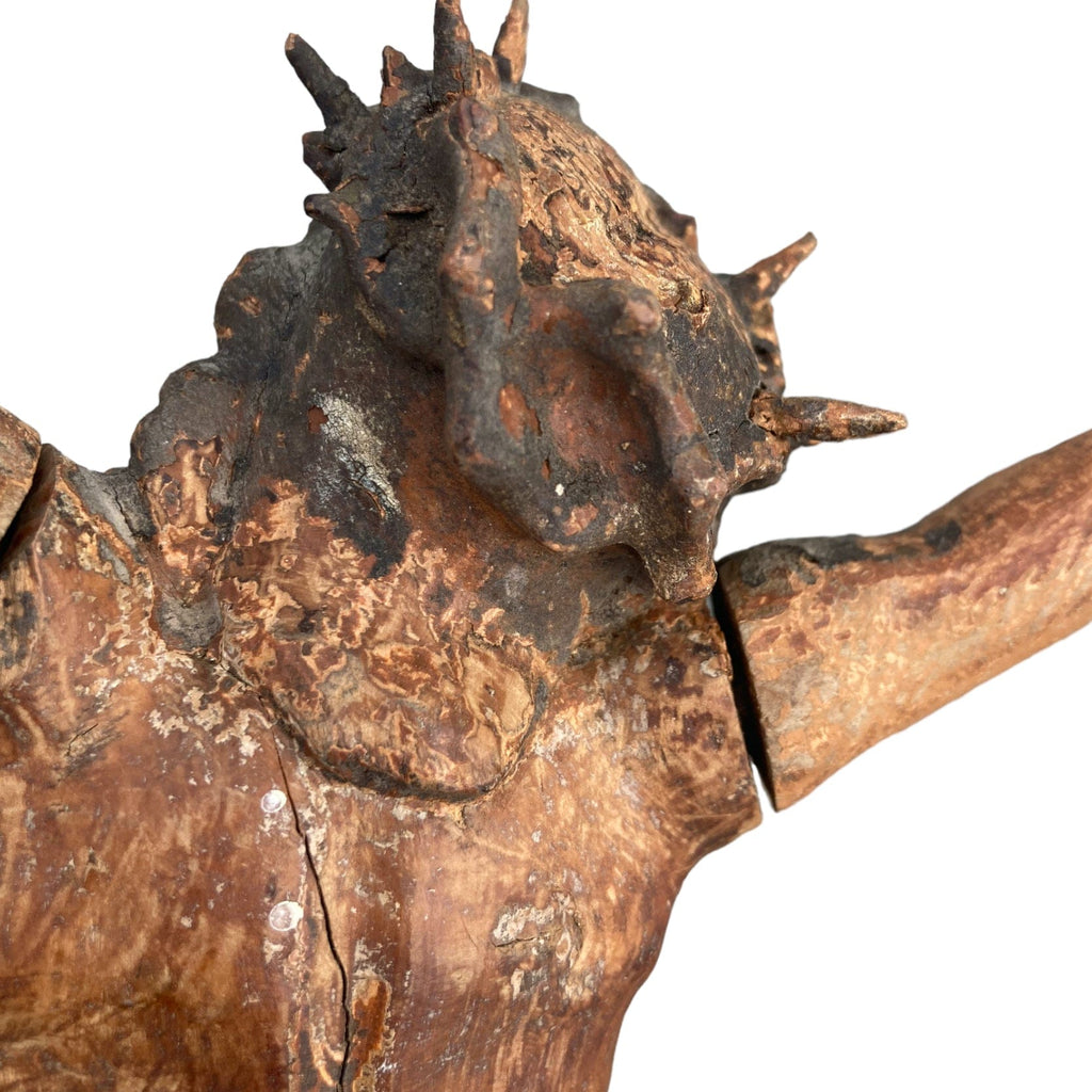 Grand Christ ancien en bois sculpté
