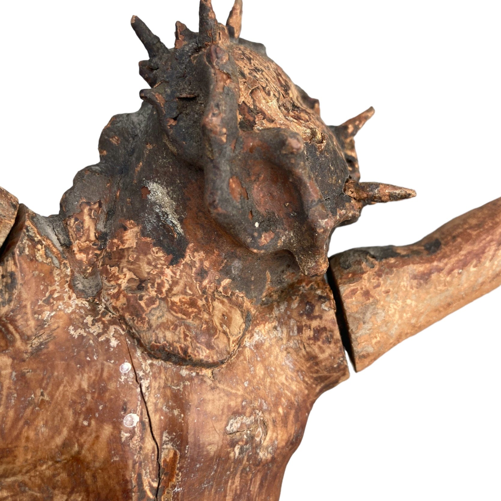 Grand Christ ancien en bois sculpté