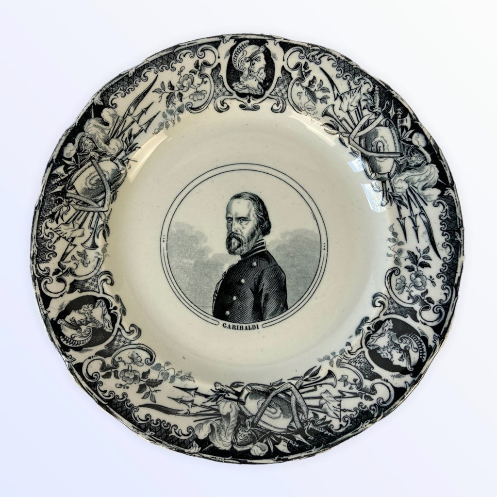 8 assiettes les "Souverains d' Europe" Choisy le Roi XIXe.