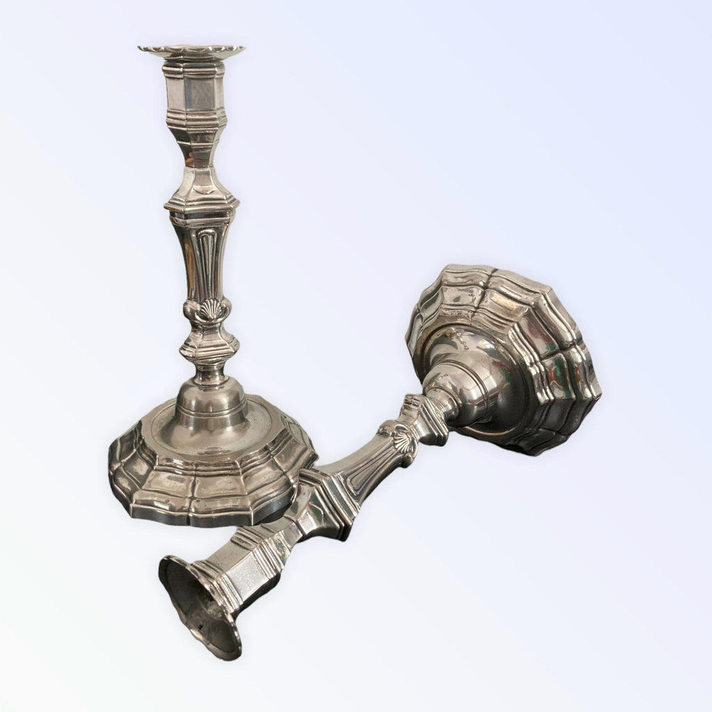 Paire de bougeoirs style Régence fin XIXe métal argenté