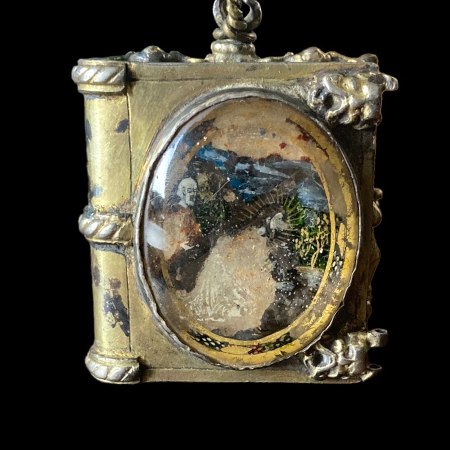 Reliquaire livre Haute-époque