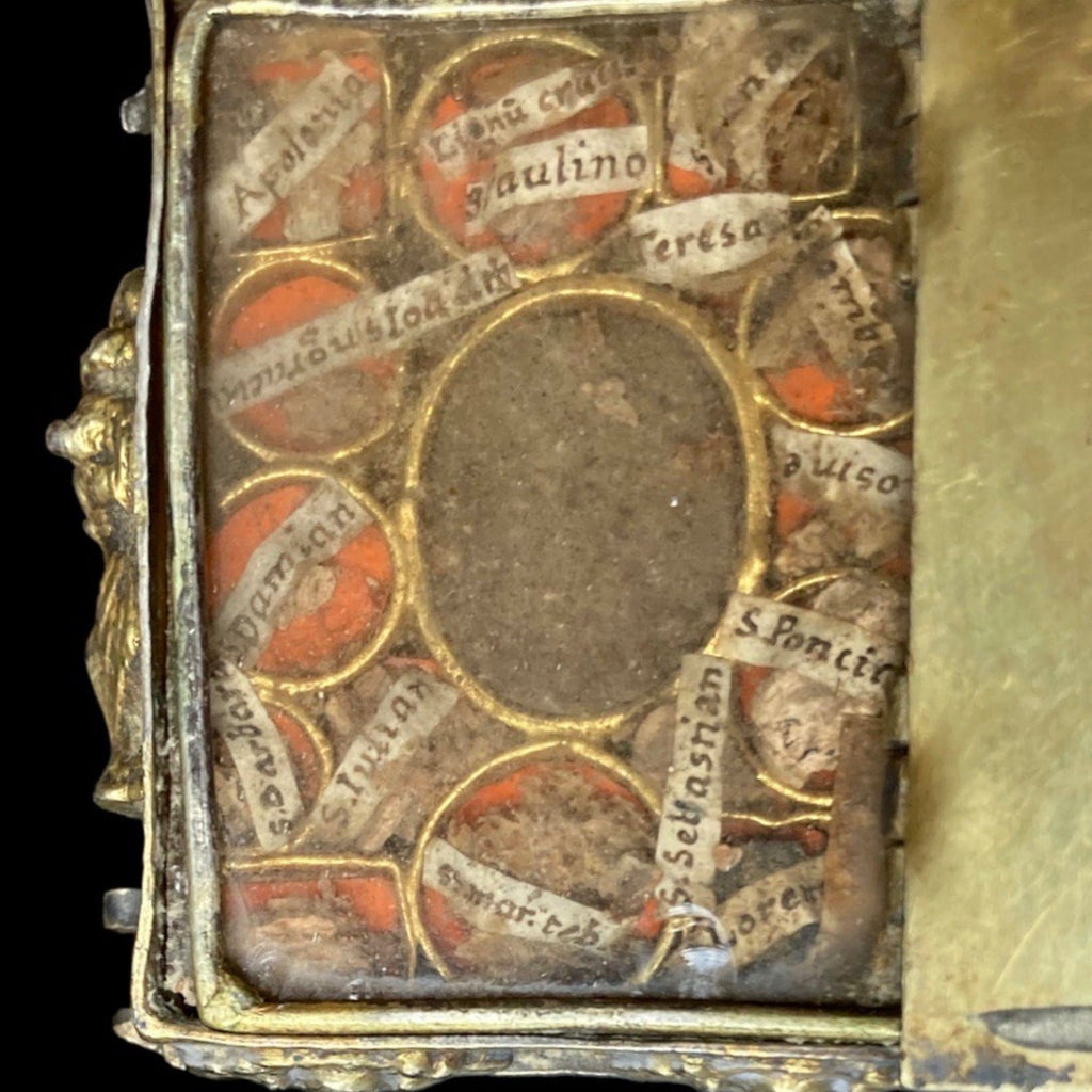 Reliquaire livre Haute-époque