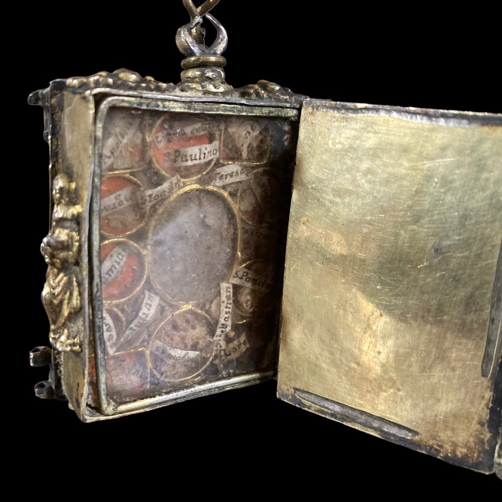 Reliquaire livre Haute-époque