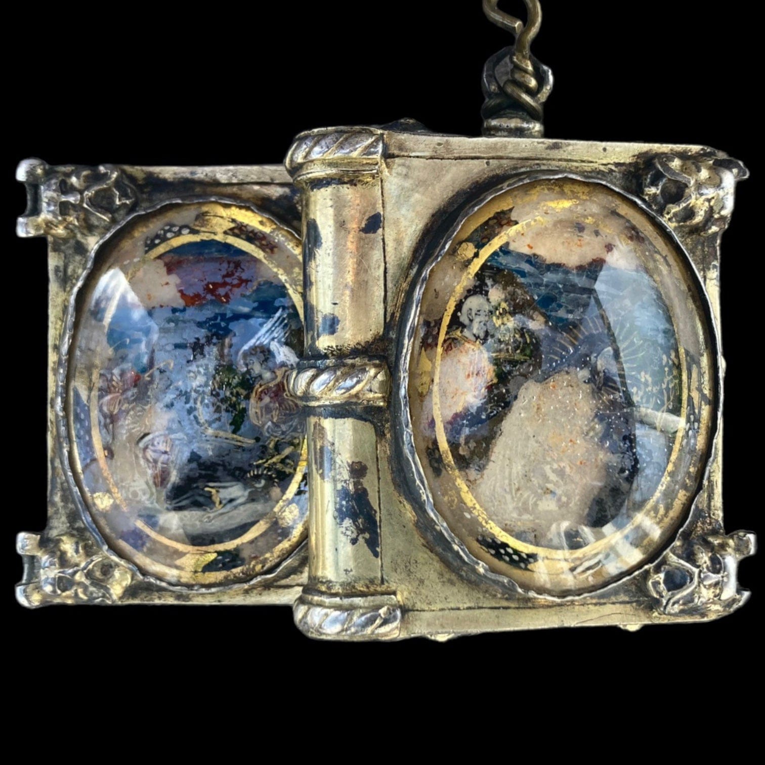 Reliquaire livre Haute-époque